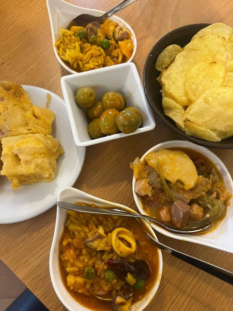Santiago: Guided Foodie Tour with Drinks, Tapas & Live Music - Price and value: $47 for 2.5 hours of food and drinks