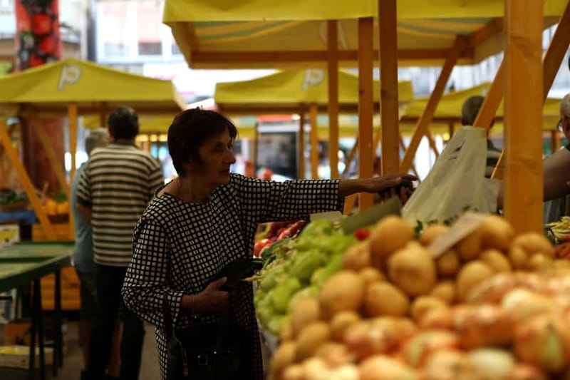 Sarajevo: Sarajevo City Market, Old Town Food Tasting Tour - Učkur Pita and the bread that keeps time: small bites, big culture