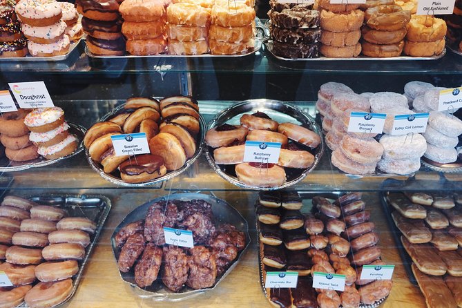 Seattle Delicious Donut Adventure & Walking Food Tour - Small-group vibes: how the guide and group size change the day