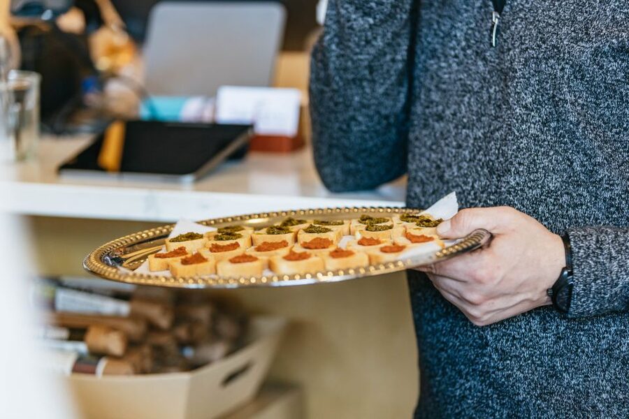 Seattle: Pike Place Market Chef-Guided Food Tour - The 10% discount card: using it for value, not temptation