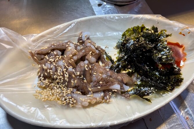 Seoul Fun Food Tour: 12 different food tastings - Jongno 24 Hours ramen: the fun part where you build your own bowl