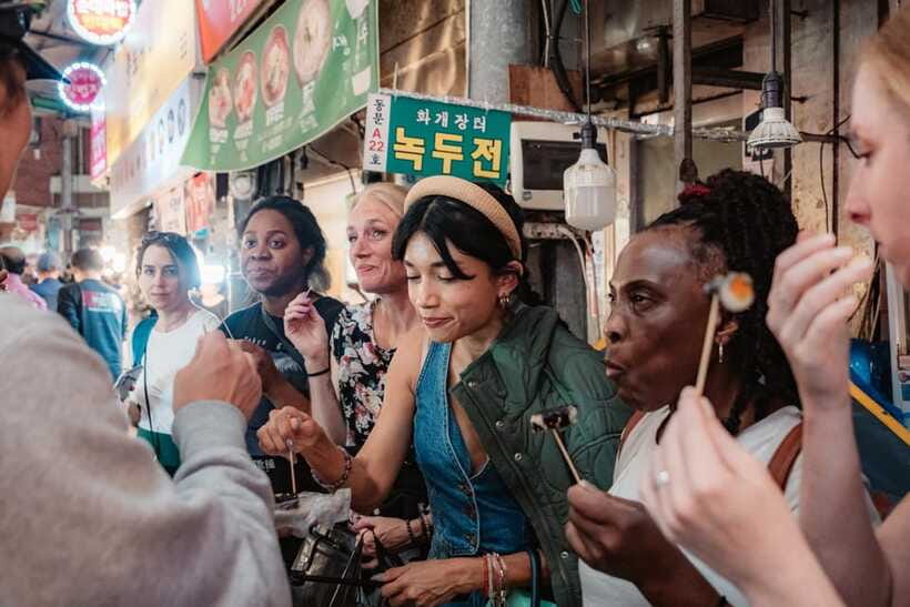 Seoul: Night Market Food Tour with Local Guide - Price and value: why $73 can make sense in Seoul