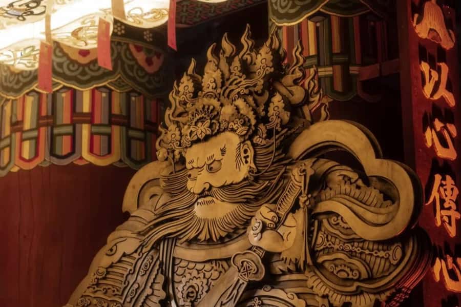 Seoul: Palace, Temple and Market Guided Foodie Tour at Night - How the 4-hour night loop works for real people