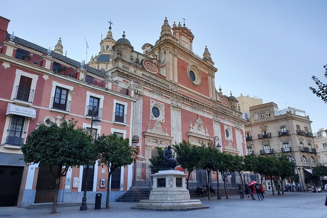 Sevilla Food Tour: Tapas, Wine, History & Traditions - Stop 4 in Alfalfa: a rustic tavern, tostas, montaditos, and regional wine