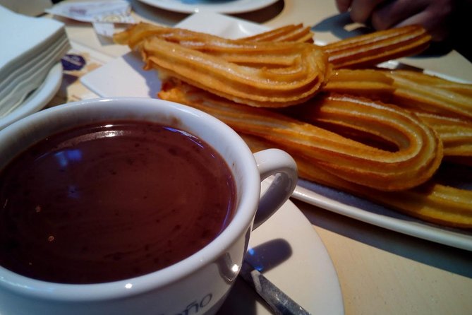 Seville Food Tour: Tapas, Drinks and Delights with a Local - Casco Antiguo Start: First Tapas and a Street-Level Seville Lesson