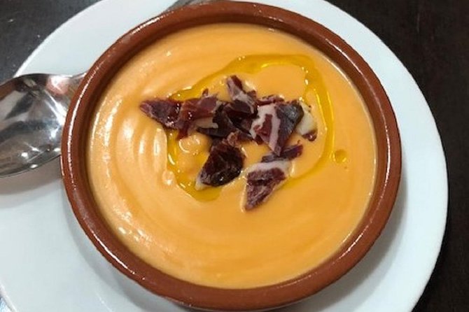 Seville Food Tour: Tapas, Drinks and Delights with a Local - Cathedral Area Tastings: Montadito de Pringá and Andalusian Sips