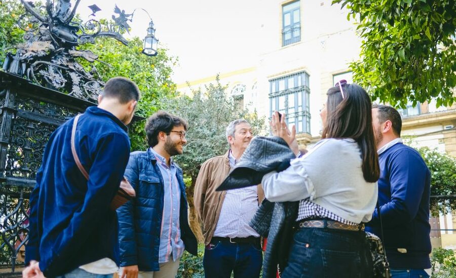 Seville: Small Group Jewish Quarter Tour with Tapas & Drinks - El Rincón de Murillo: The Underground Surprise and Wine Tasting Moment