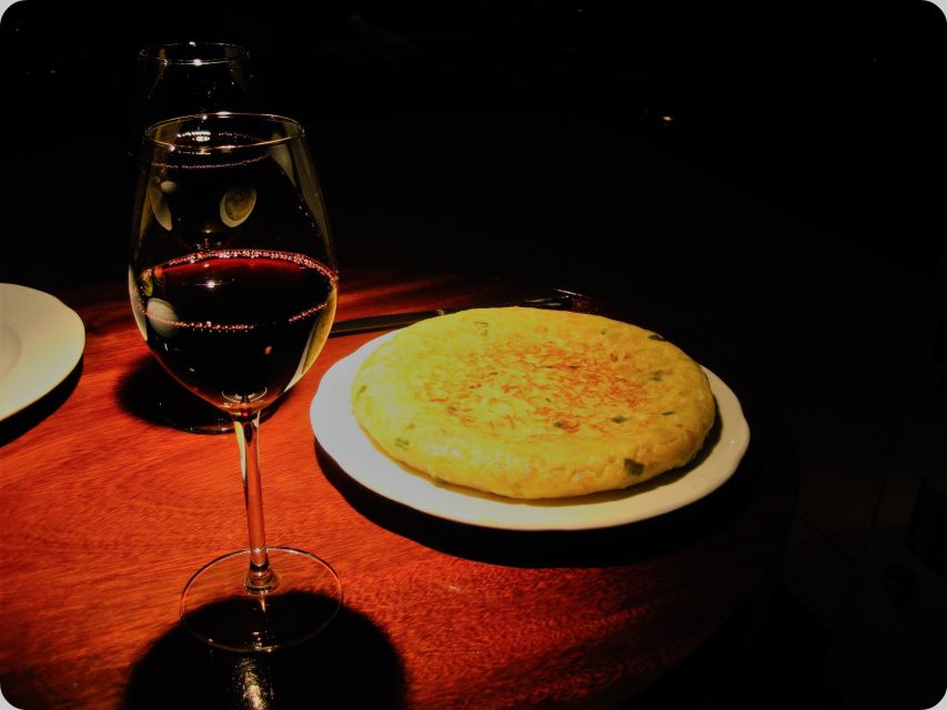 Seville: Tapas and Flamenco Experience - The tapear rhythm: how the guided route saves you from bad guesses