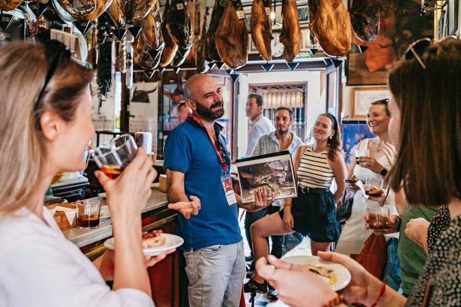 Seville: Tapas, Taverns and History Guided Walking Tour - Getting your bearings: where the tour starts and ends