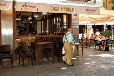 Seville: Tapas, Taverns, and History Walking Tour - Meeting at Plaza de la Encarnación: A Simple Start
