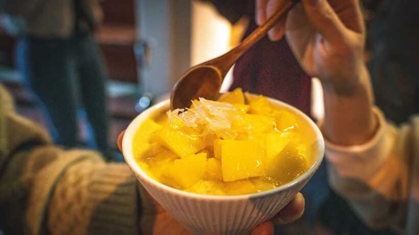 Shanghai: Evening Walking Food Tour - Craft beer at a 15-seat taphouse near South Shaanxi Road