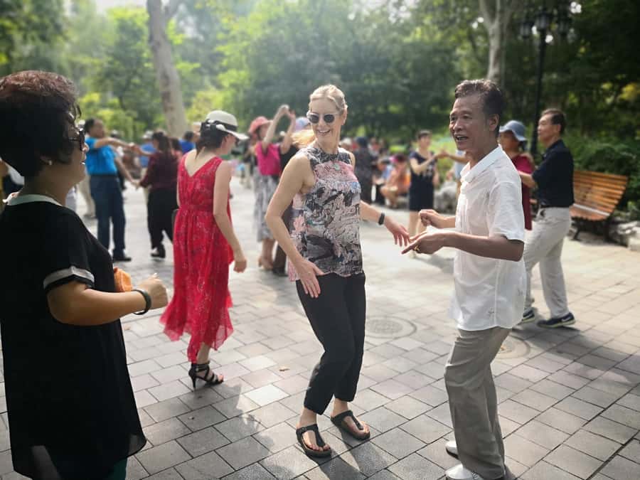 Shanghai Must-See and Foodie Test Bike Tour( Day & Night) - Day and night options: when the skyline hits harder