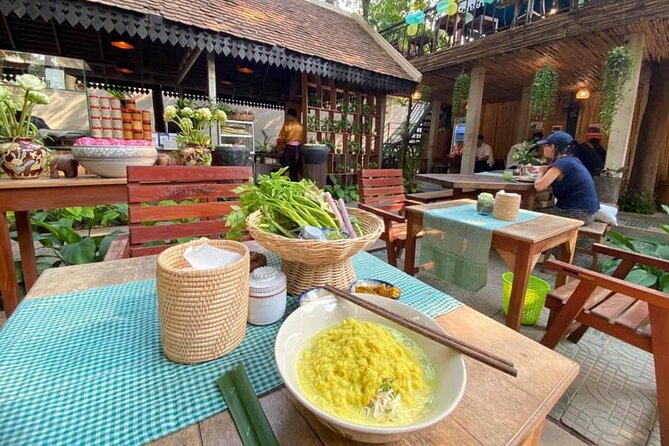 Siem Reap Evening Food Tour - Inclusive 5 stops Local Tastings - Street 60 night market: BBQ chicken and bug tastings on your terms