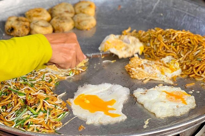 Siem Reap: Local Street Food Experience by Tuk-Tuk - Num Banh-Chok with Green Curry Soup: The Comfort Bowl Moment