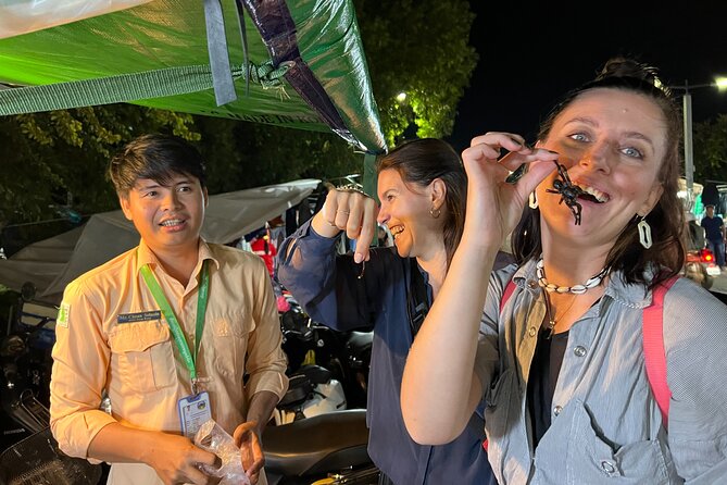 Siem Reap: Local Street Food Experience by Tuk-Tuk - Vaccine-Checked Comfort and Air-Conditioned Breaks