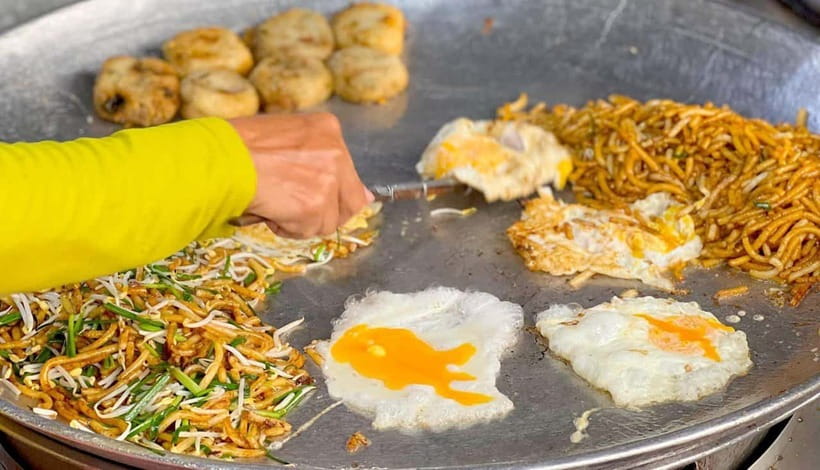 Siem Reap: Street Food Experience by Tuk-Tuk - Made in Cambodia Market stop: shopping that doesn’t waste time