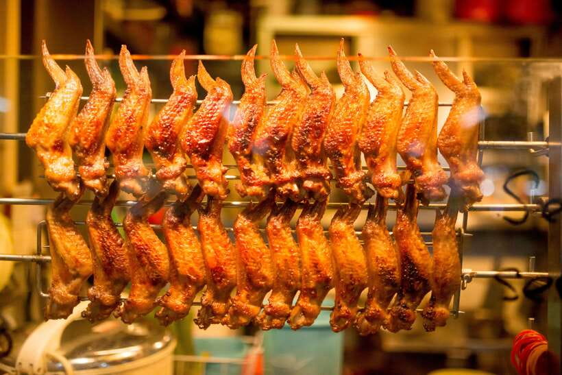 Singapore: Foodie Experience Guided Tour with 5 Tastings - Key highlights to look for