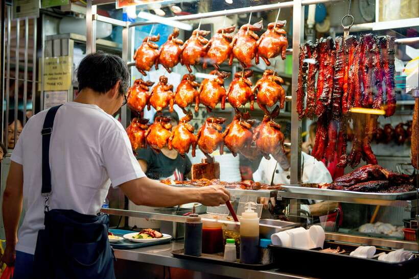 Singapore: Foodie Experience Guided Tour with 5 Tastings - Why a 5 pm Chinatown walk works so well