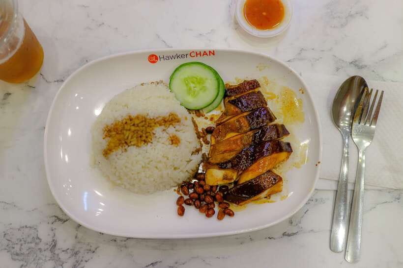 Singapore: Foodie Experience Guided Tour with 5 Tastings - Ending with dessert and a nighttime feel