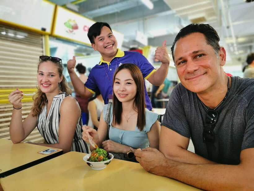 Singapore: Local Hawker Food Tour with Tastings - Chinatown MRT Start: the fastest way to get your bearings