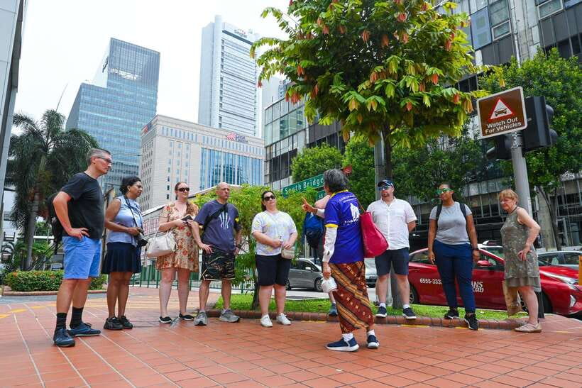 Singapore: Local Hawker Food Tour with Tastings - Temples and mosque passes: Jamae Mosque and Sri Mariamman