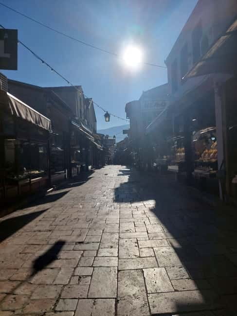 Skopje: Old town walking tour & Food tasting - Macedonian food and drinks: tastings that teach through flavor