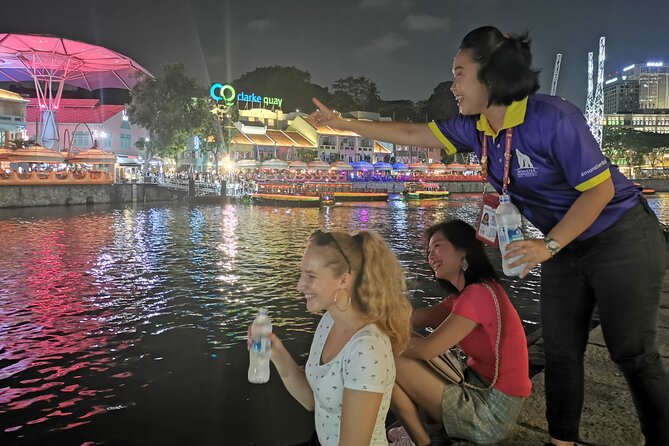 Small Group: Singapore Street Food & Night Tour with 9 tastings - Merlion Park and the possible Spectra light-and-water show