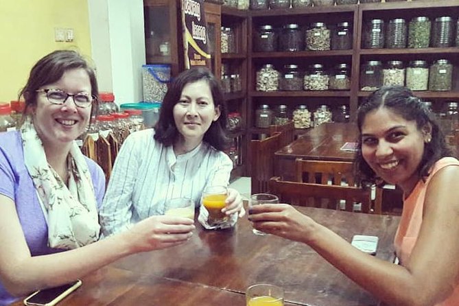 Small-Group Walking and Food Tour by Night in Yogyakarta - Why a night becak-and-food loop works in Yogyakarta