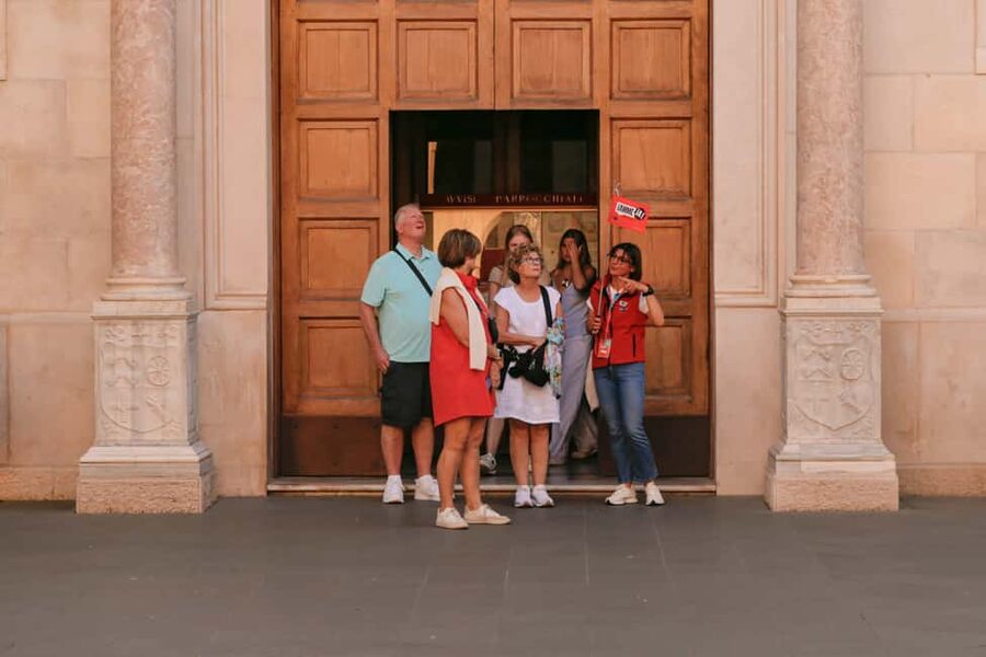 Sorrento: Guided Walking Tour & Street Food Experience - Valle dei Mulini and Via Santa Maria della Pietà: short stops that add depth