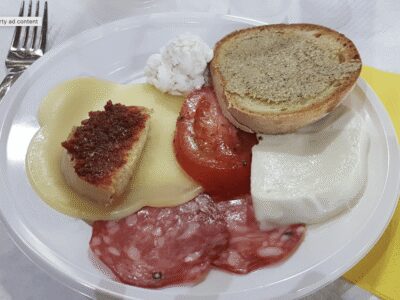 Sorrento: Walking Tour in Lemon Garden w/ Food Tasting - Lemon Gardens Walk: What You Learn While You Wander