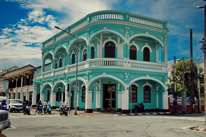 Southern Flavors Phuket Food Tour with 15+ Tastings - Starting at Ranong Main Market: your first taste beats your map