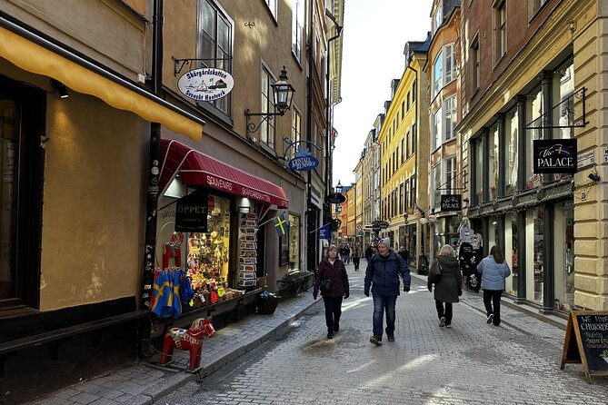 Stockholm Small Group Food Tour with 7 Classic Food Tastings - Gamla Stan and Riddarholmen: Candy Makers, Old Streets, and the Secret Dish Spot