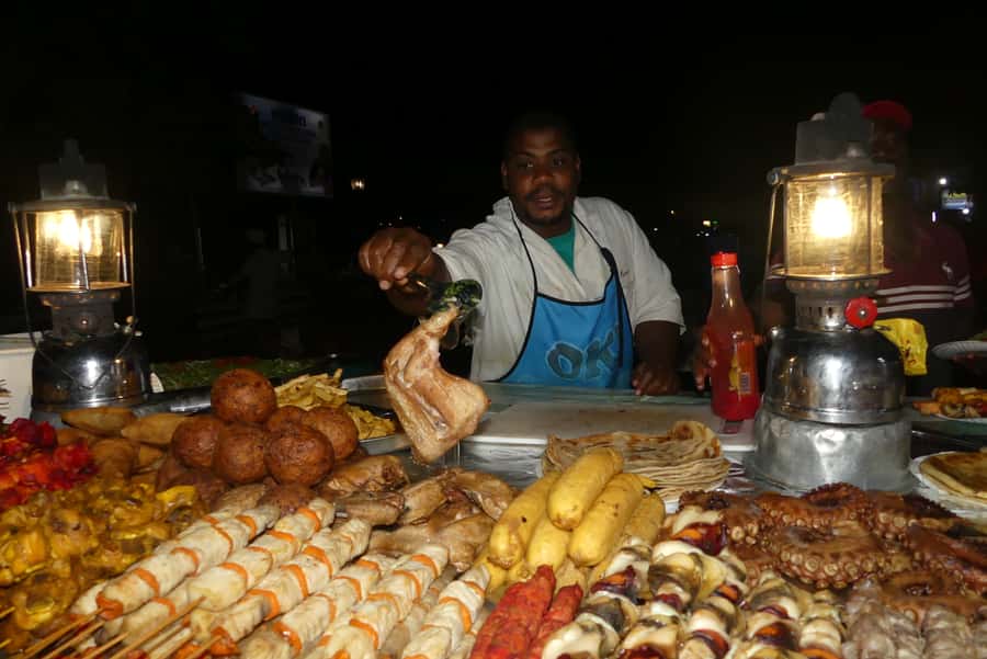 Stonetown: Food Markets and Street Food Walking Tour - Darajani Market at 6:00 PM: the warm-up you did not know you needed