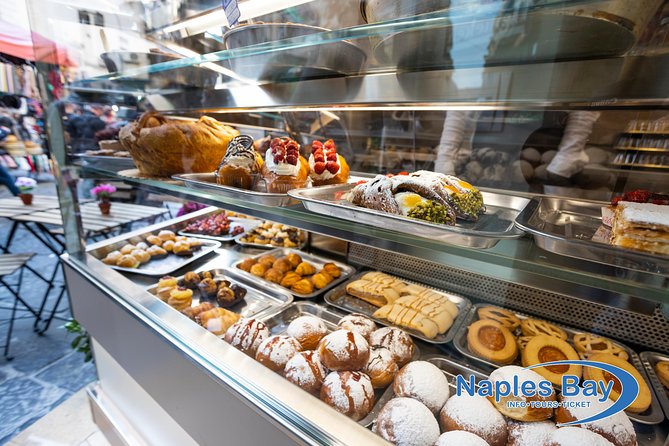 Street food in Naples with 6 Stops and Limoncello - Piazza Carità to the market heart: the route and pacing