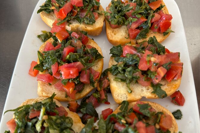 Street Food Lecce: Guided walking tour with typical food and wines. - The route: a tight loop through Lecce’s center