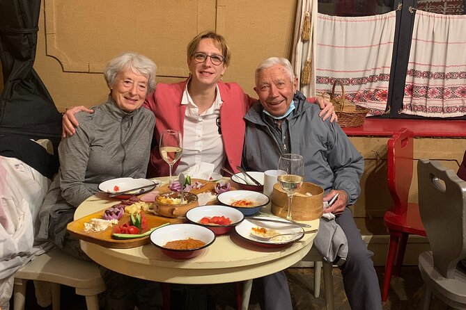 Street Food'n'Culture Tour - How the guide turns bites into a Romania story
