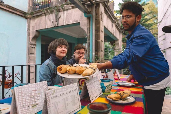 Street Food Tour with Friends - Juárez Finish: Snack Momentum, Neighborhood Story, and Drinks