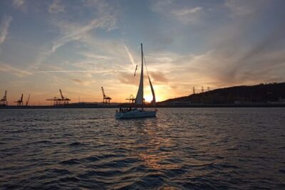 Sunset Sailing Experience w/ Live Spanish Guitar & Spanish Tapas - Where You Board at Moll de Mestral (and What “Easy to Find” Really Means)