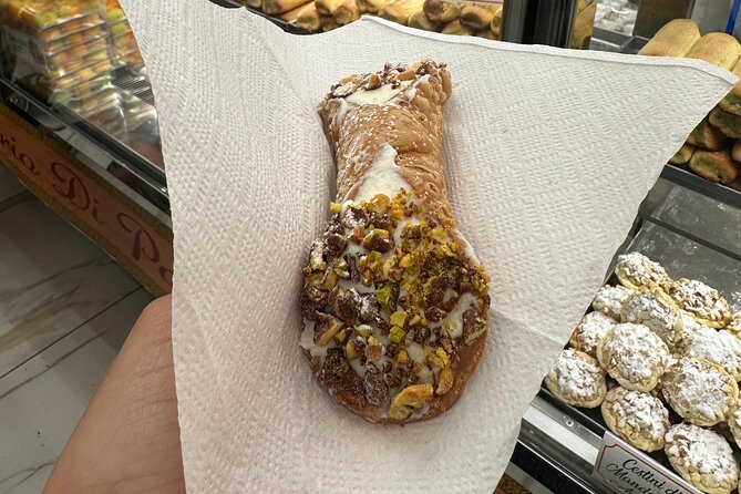 Syracuse Ortigia - Sicilian Street Food Tour by Do Eat Better - Stop 4: Largo Antonello Gagini granita and cannoli to finish strong