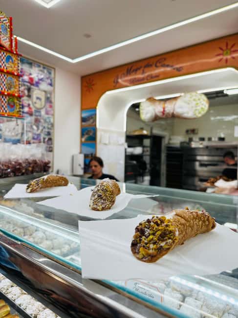 Syracuse: Street Food Walking Tour in Ortigia with Tastings - Cannoli: Ricotta Sweetness With Real Texture