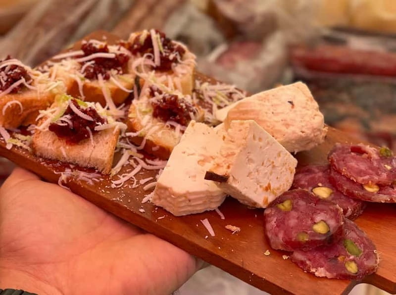 Syracuse: The Street Food Tour in Ortigia with a Local Guide - The Ortigia market visit: capuliato, pistachio, and seasonal surprises