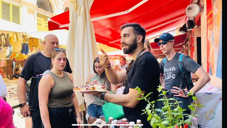 Syracuse: The Street Food Tour in Ortigia with a Local Guide - Cheesemakers and the panino: why this stop feels personal