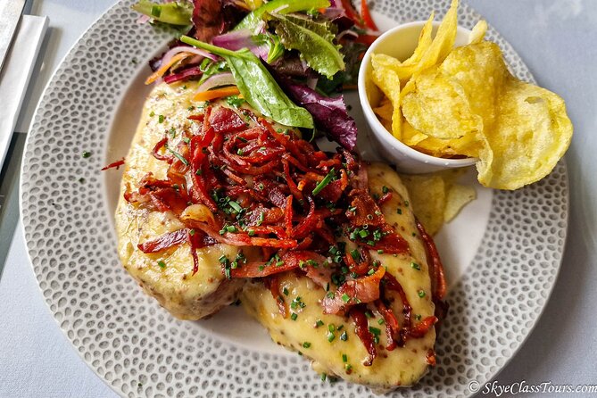 Tailored Premium Edinburgh Food Tour with Highest Quality Dishes - Passing High Kirk and the Scott Monument: Tiny Stops, Big Context