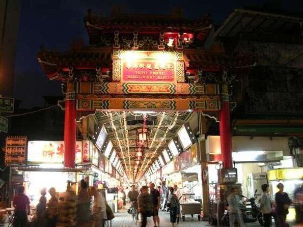 Taipei Food Tour: Night Market & Convenience Store(Food Included) - Quick hits before you go