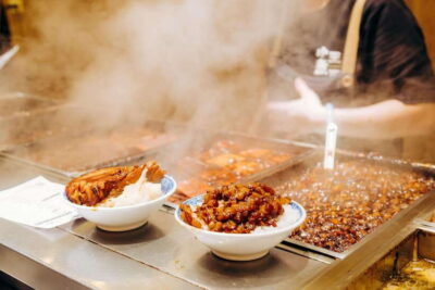 Taipei: Food Tours with Top 10 Taiwanese Food (Lunch/Dinner) - Lunch on Dihua Street: Golden Lane comfort food and bubble tea 101