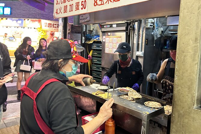 Taipei Hidden Eats, Market & Street Food Tour with 8+ Tastings - Tour logistics that actually matter once you’re in Taipei