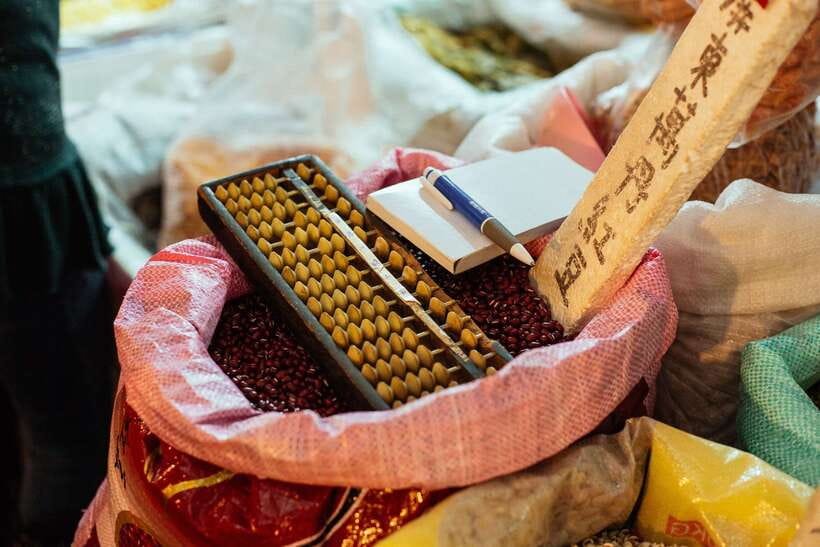 Taipei: Private Food Tour – 10 Tastings with Locals - Veggie Stuffed Rice Roll: How the Tour Handles Vegetarian Eating