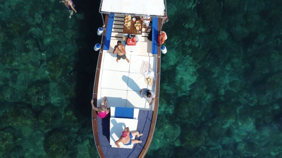 Taormina: Coastal Highlights Cruise with Wine & Food Tasting - Etna Wine and Producer Food: What You’re Actually Tasting