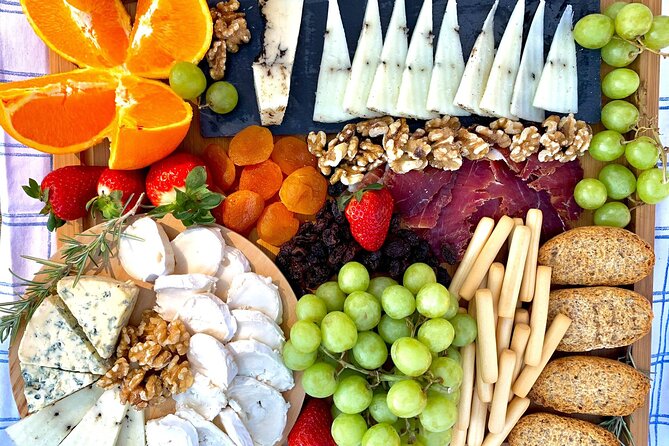 Tapas in the vineyards - Stop two: Bodega Vera de Estenas and the tapas table