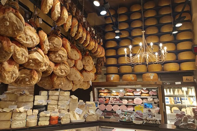Taste Parma: A Full Meal Walking Food Tour by Do Eat Better - The guide makes it: Roberta, Lisa, Federico, Anna Maria, Laura